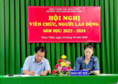 HỘI NGHỊ VIÊN CHỨC VÀ NGƯỜI LAO ĐỘNG TRƯỜNG THCS NGUYỄN ĐÌNH CHIỂU