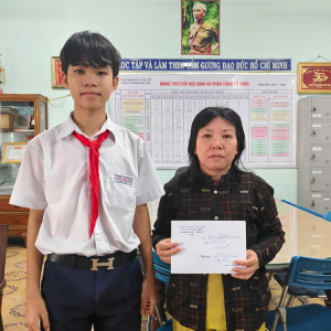 HỘI PHỤ NỮ CƠ SỞ GHÉP PA08 TRAO TIỀN HỖ TRỢ QUÝ II/2025 CHO EM VÕ MINH THÀNH