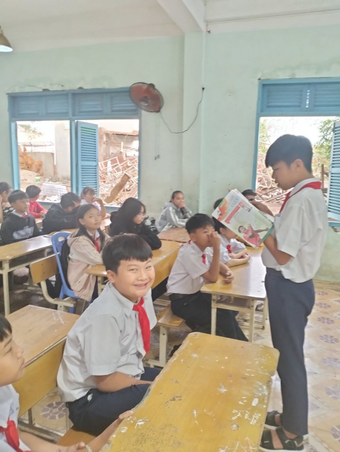 Phong trào" Đọc và làm theo báo đội".