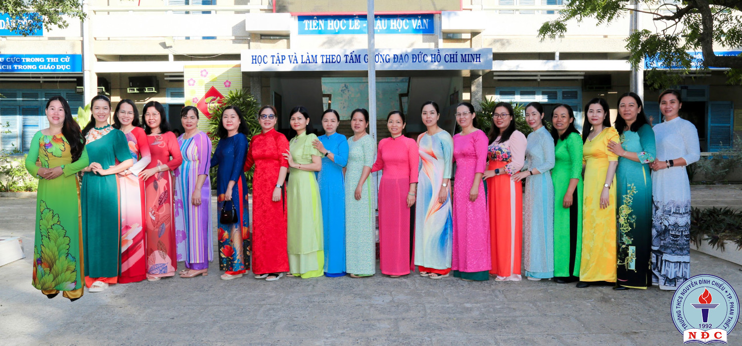 Hưởng ứng "Tuần lễ Áo dài" của giáo viên, nhân viên nữ Trường THCS Nguyễn Đình Chiểu