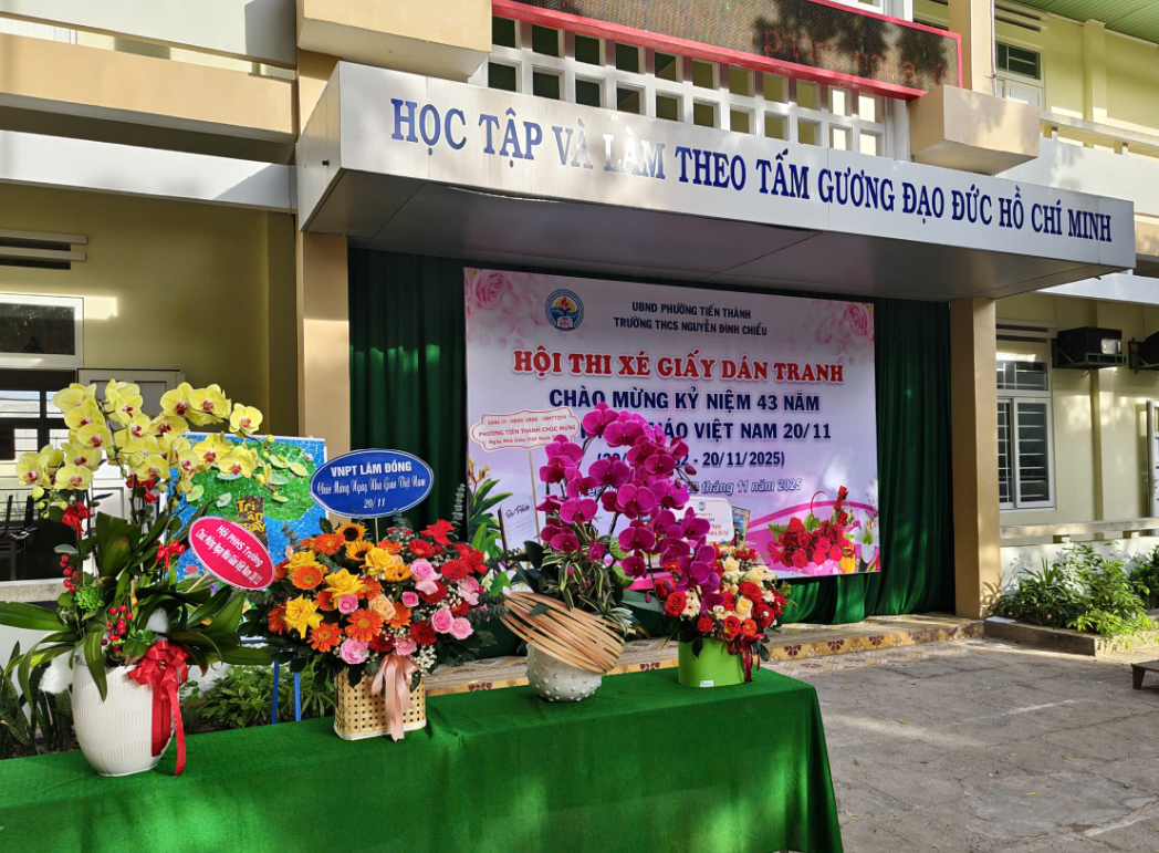 Lễ Kỷ niệm 43 năm Ngày Nhà giáo Việt Nam và Chung kết Hội thi "Xé giấy dán tranh"