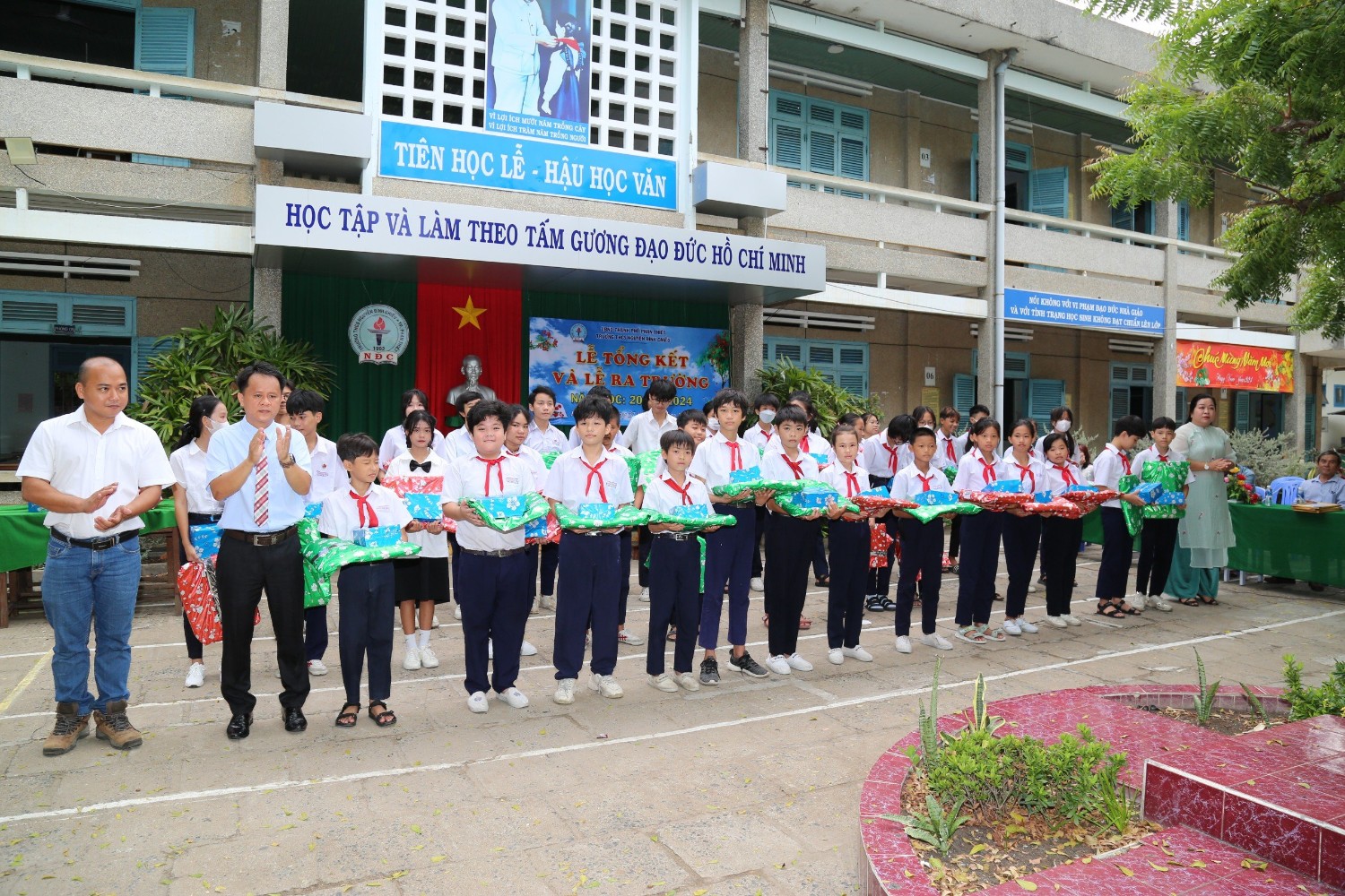 Lễ tổng kết năm học 2023-2024