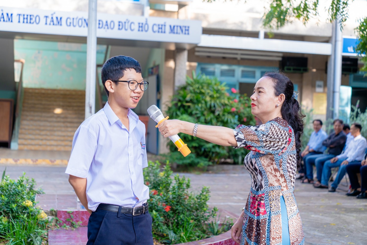 Sinh hoạt dưới cờ, chủ điểm "Tôn sư trọng đạo", năm học 2024-2024-2025