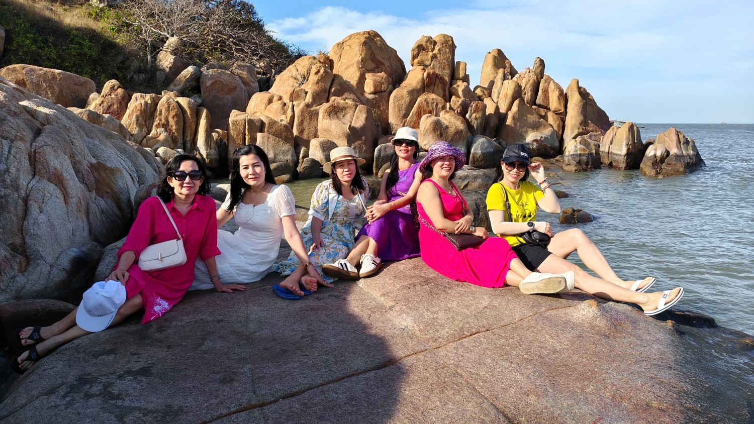 Dã ngoại 8/3/2035