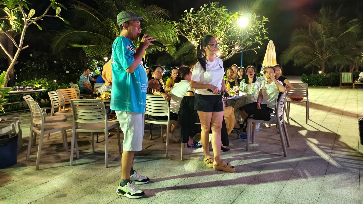 Dã ngoại 8/3/2035