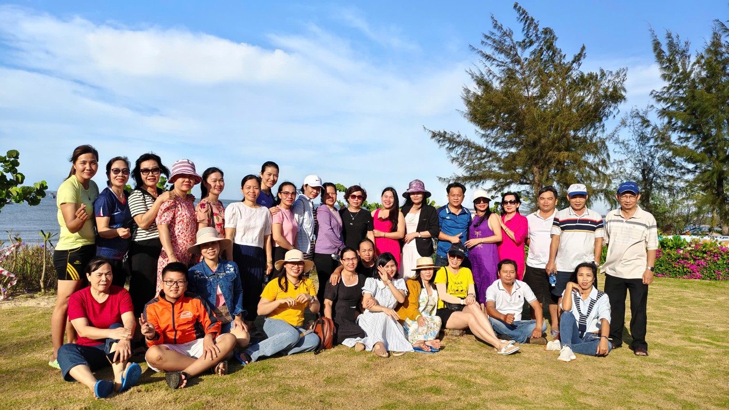 Dã ngoại 8/3/2035