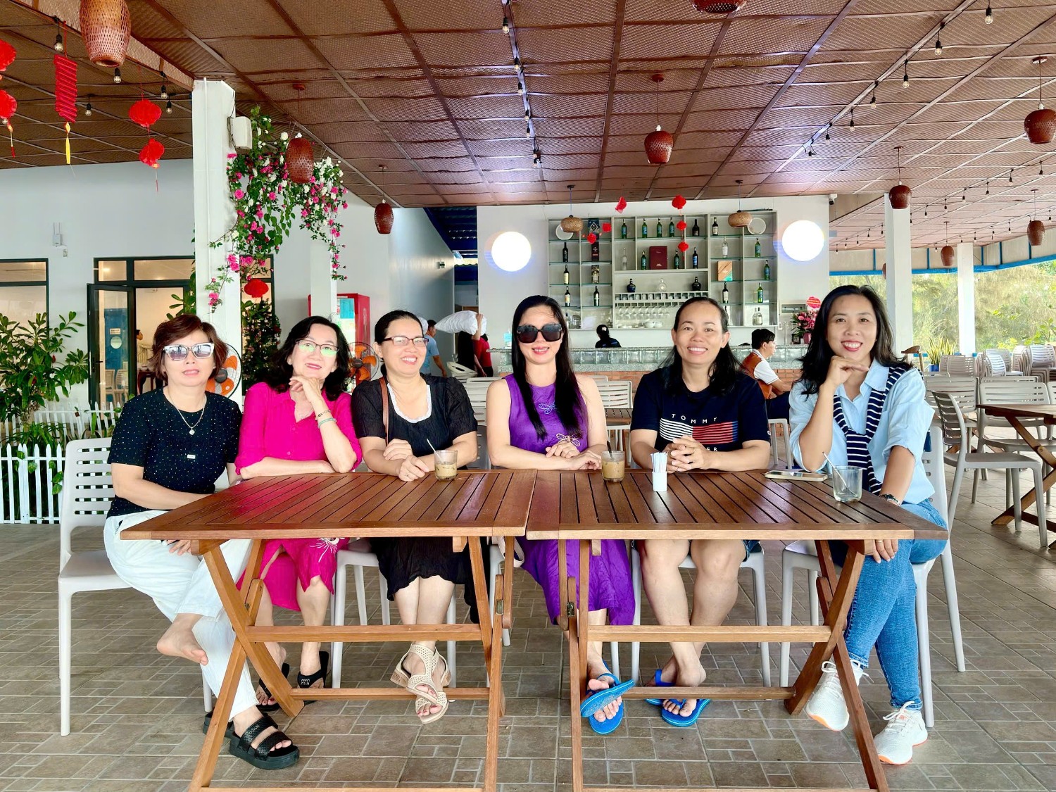 Dã ngoại 8/3/2035