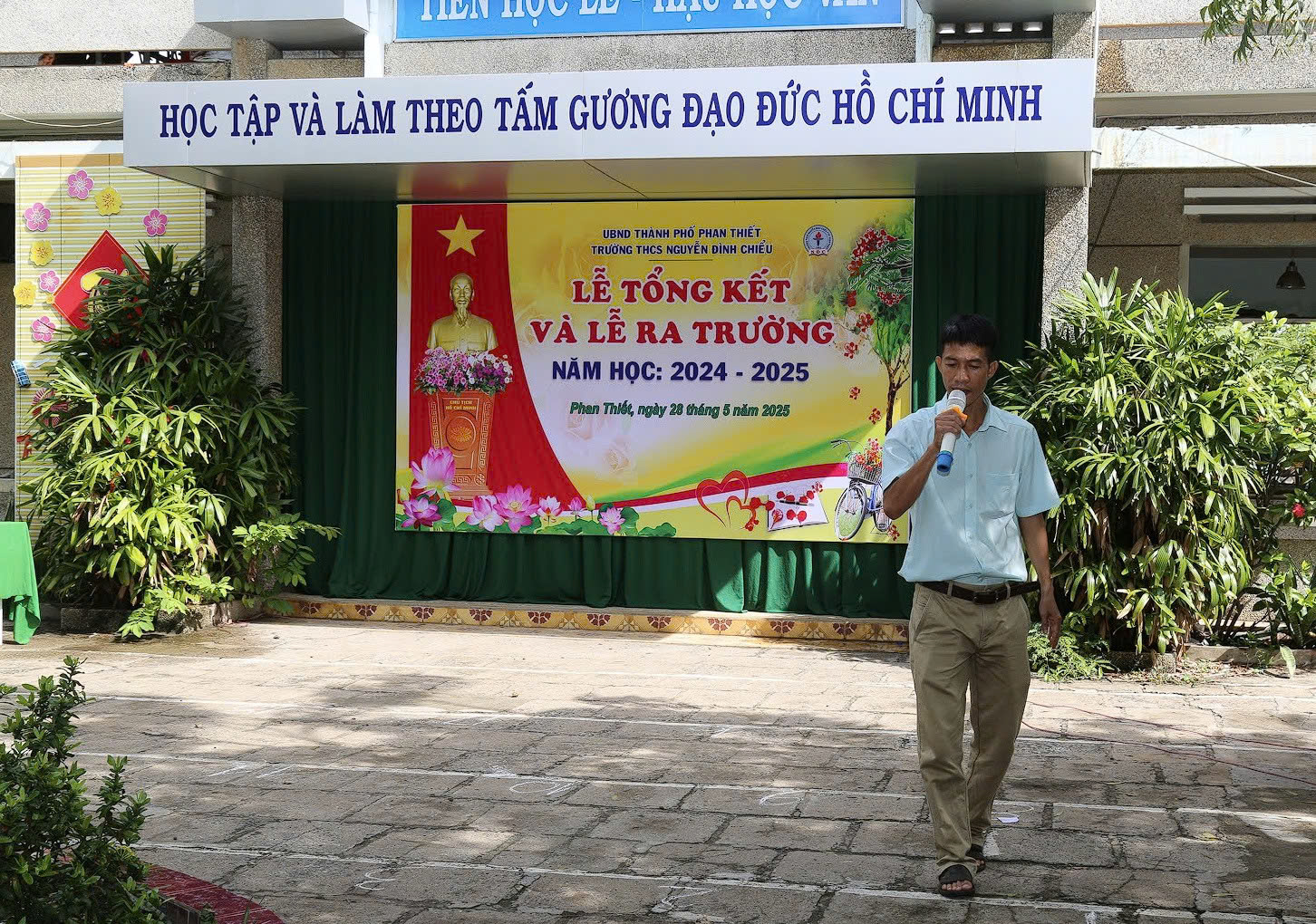 Lễ tổng kết năm học 2024-2025