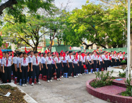 Chào cờ kỷ niệm 50 năm giải phóng miền Nam