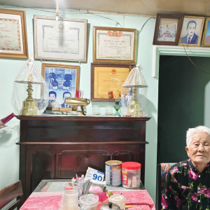 TRƯỜNG THCS NGUYỄN ĐÌNH CHIỂU THĂM HỎI, TẶNG QUÀ GIA ĐÌNH CHÍNH SÁCH NHÂN DỊP KỶ NIỆM NGÀY THƯƠNG BINH - LIỆT SĨ 27/7